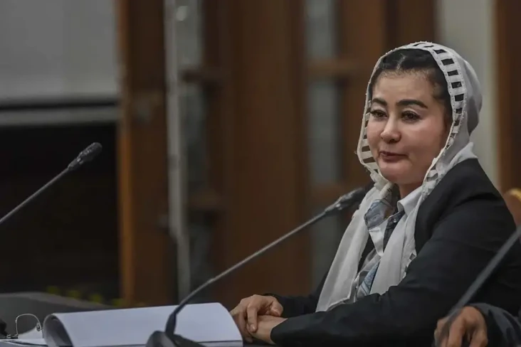Hasnaeni Wanita Emas...