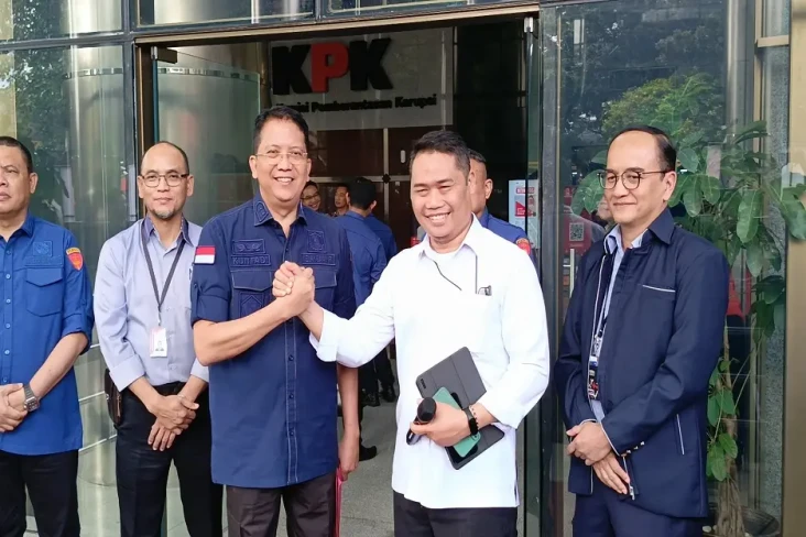 Kejagung Serahkan Penanganan...