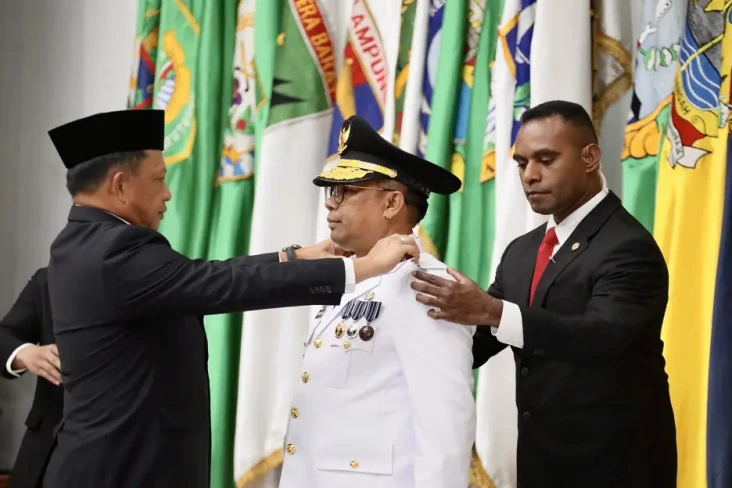 Mendagri Lantik Rahman...