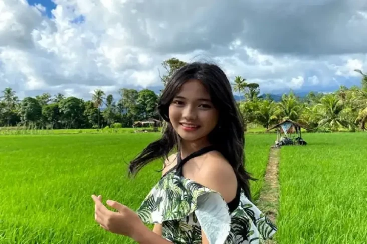 Potret Cantik Violetha...