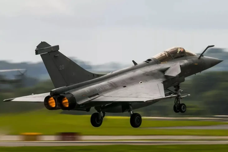2 Jet Tempur Rafale...