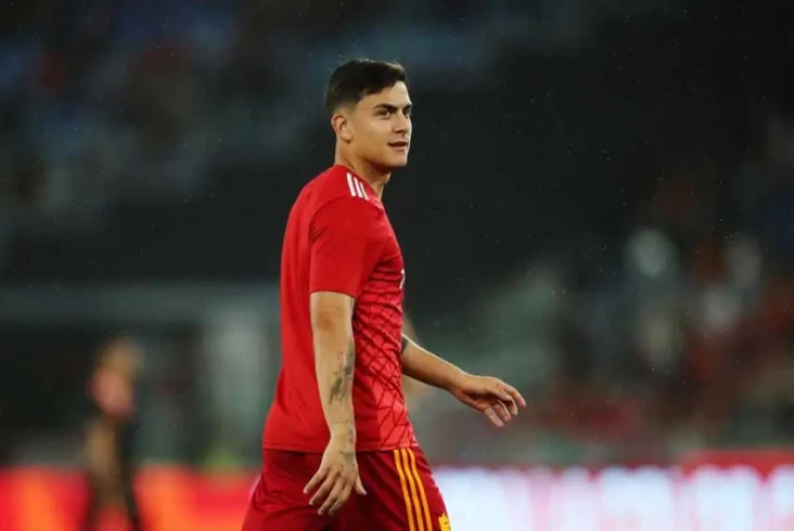 Fans Roma Kirim Peringatan...