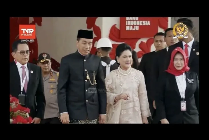 Potret Jokowi dan Iriana...