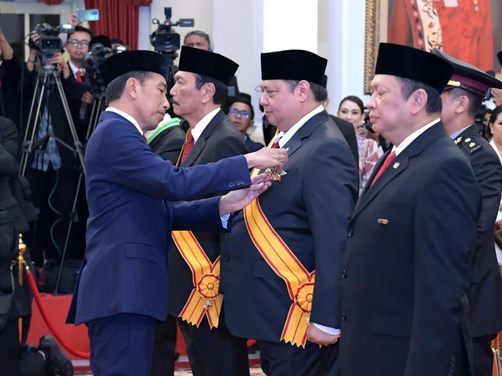 Menko Airlangga Terima...