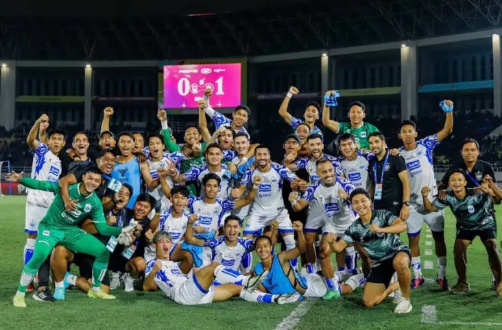 Hasil Liga 1 2024/2025:...