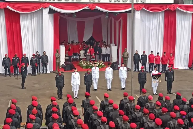Megawati Pilih Pimpin...