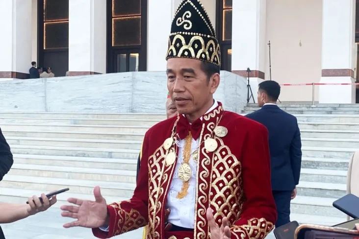 Respons Jokowi soal...