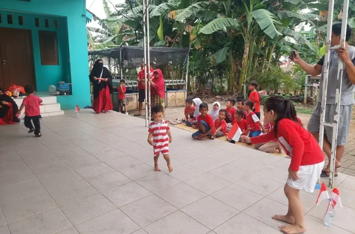 Lomba 17-an di Pondok...