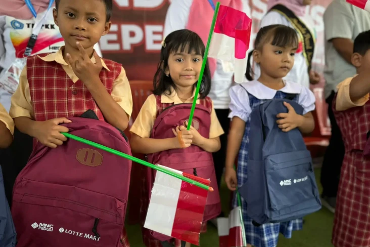 Peringati Hari Kemerdekaan,...