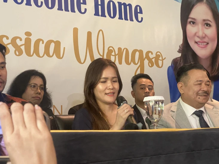 Jessica Wongso kepada...