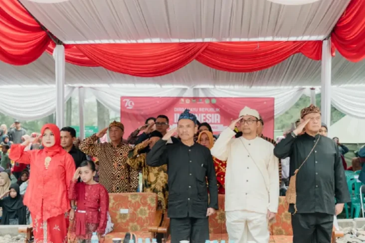 Peringati HUT ke-79...