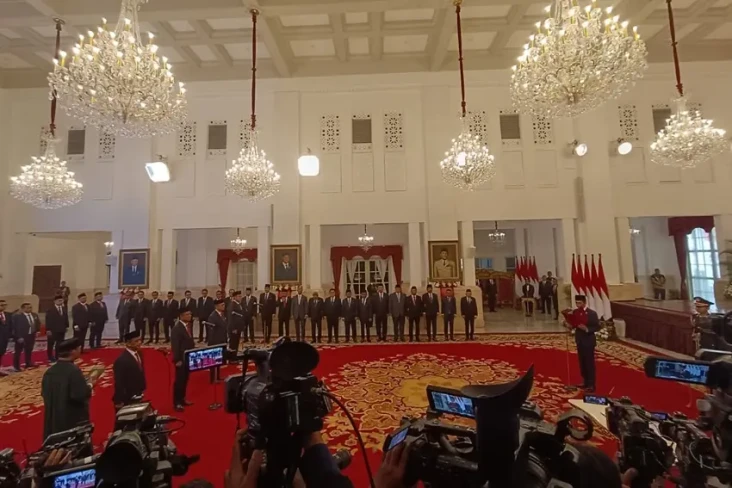 Reshuffle Kabinet di...
