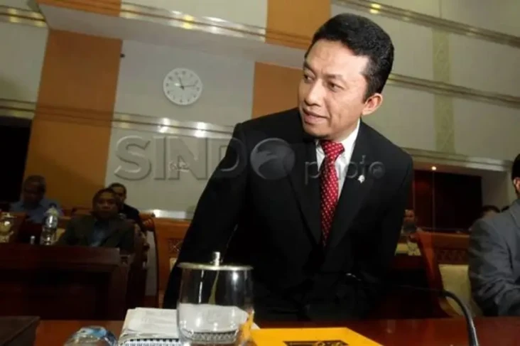 Jelaskan Sikap PKS di...