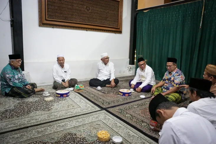 Silaturahmi ke Kiai,...
