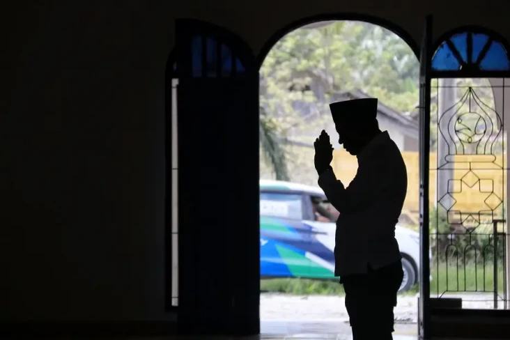 Tokoh Pendidikan: Anwar...