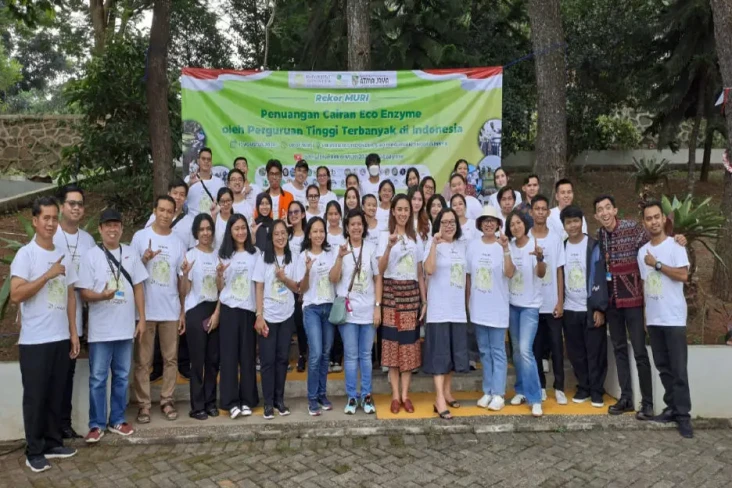 Penuangan Eco Enzyme...