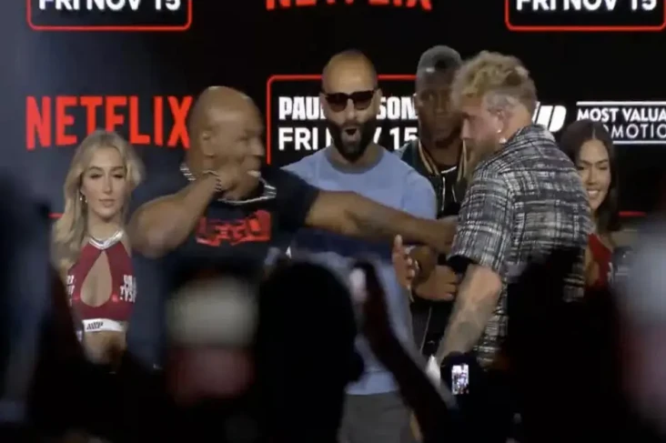 Rusuh! Mike Tyson Nyaris...