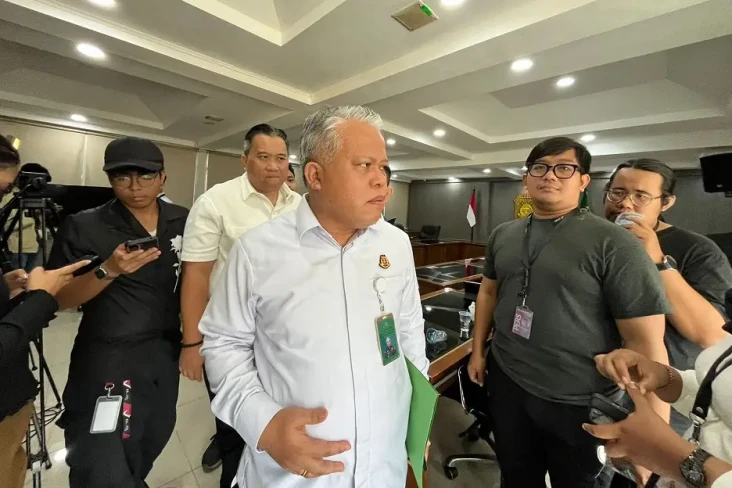 Peluang Airlangga Dipanggil...