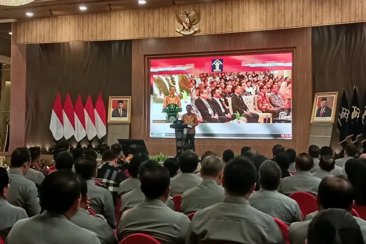 Resmi Jabat Menkumham,...