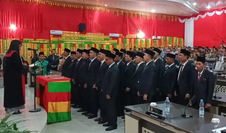 Resmi Jadi Anggota DPRD...
