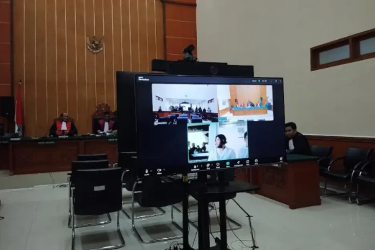 Sidang Putusan Kasus...