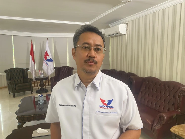 Partai Perindo Berikan...
