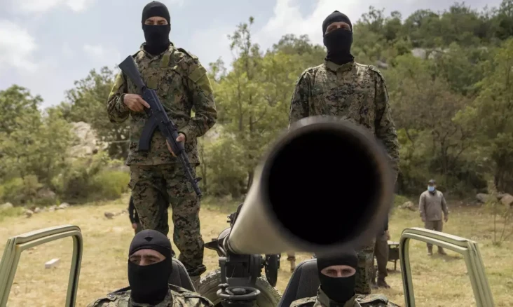 Hizbullah Luncurkan...