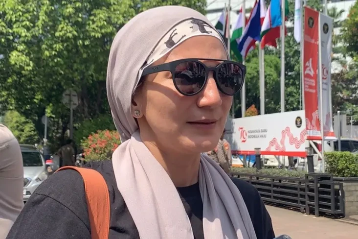 Kritik Wanda Hamidah...