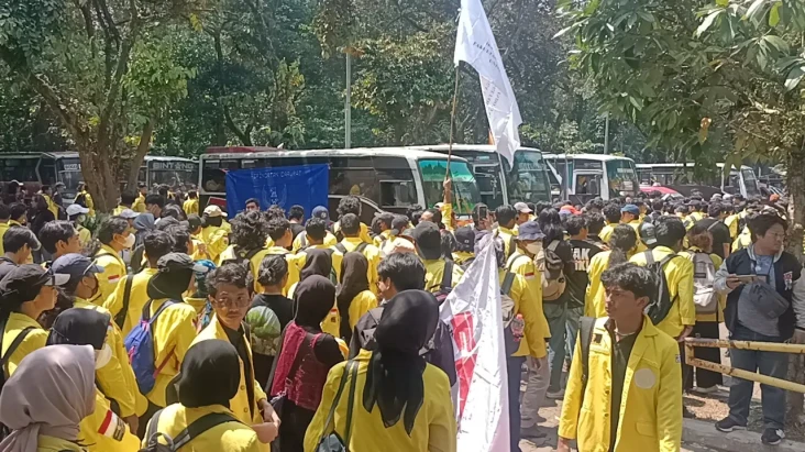 Demo Kawal Putusan MK,...