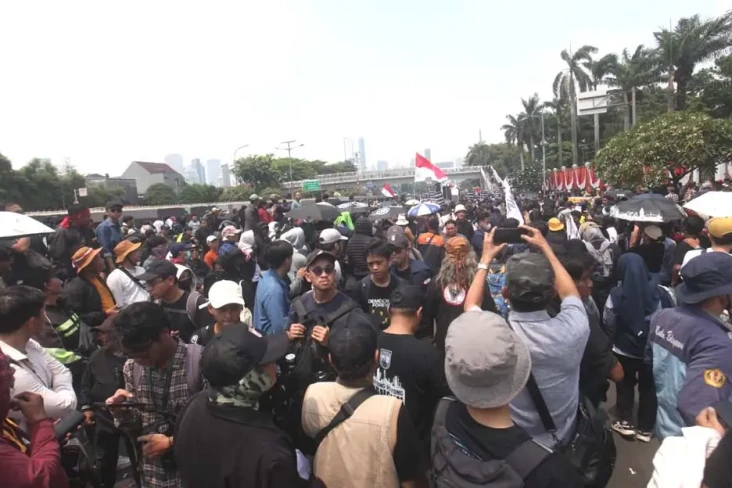 Imbas Demo di Patung...