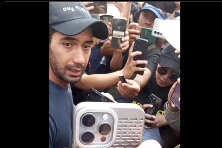 Reza Rahadian Orasi...