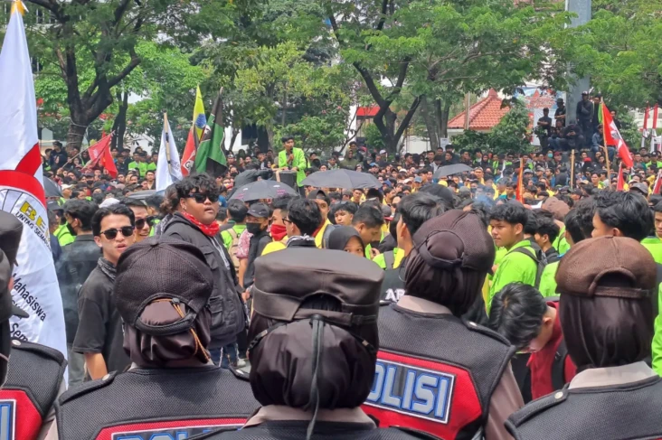 Semarang Membara! Ribuan...