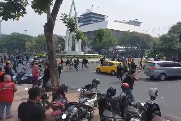 Demo Revisi UU Pilkada...