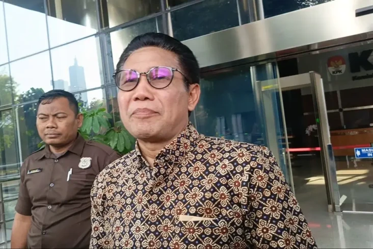 KPK Periksa Kakak Cak...