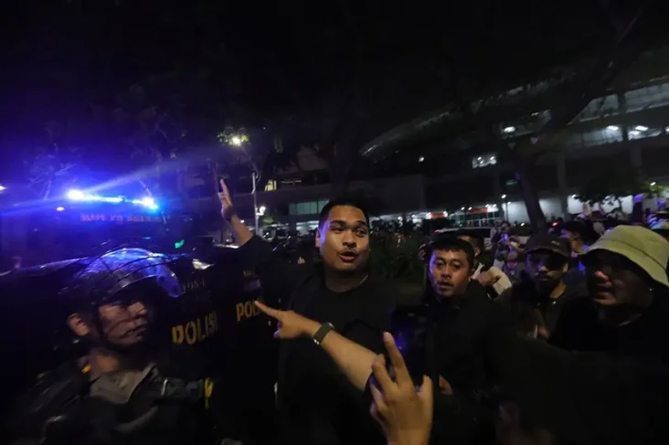 Momen Menpora Dito Turun...