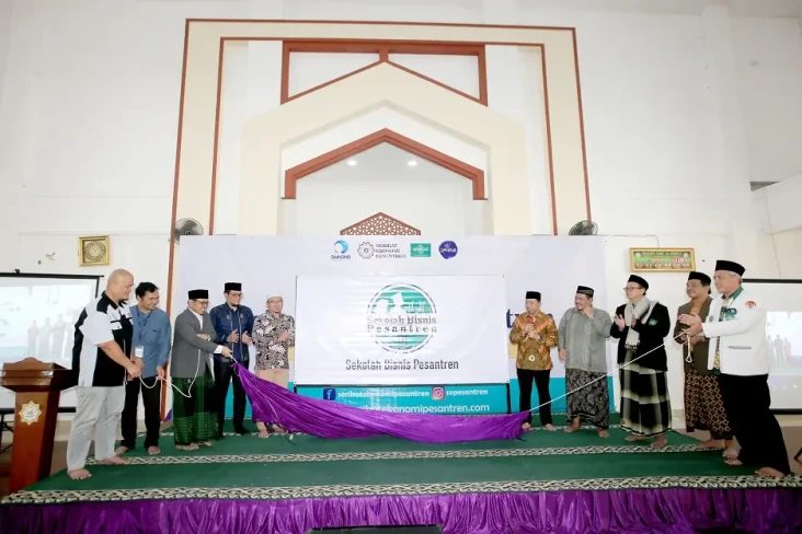 Gandeng Yayasan SEP...