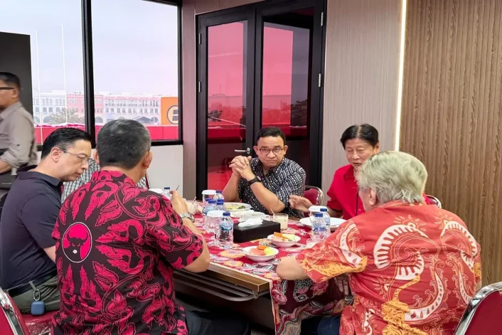 Didampingi Thomas Lembong,...