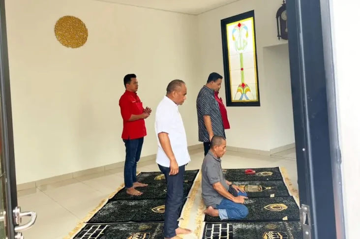 Berkunjung ke PDIP Jakarta,...