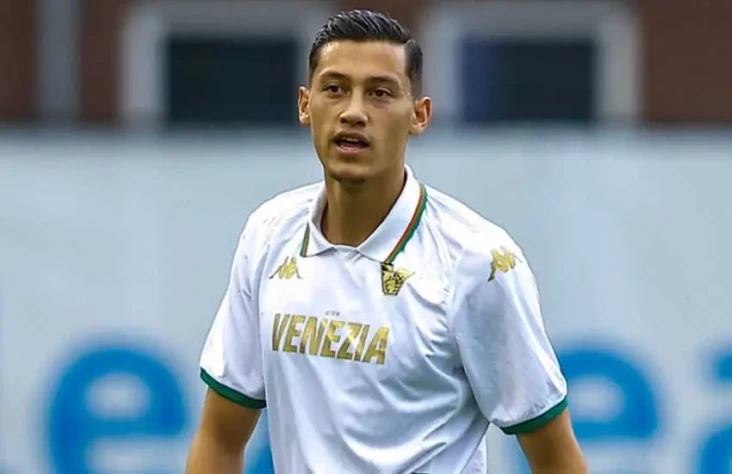 Resmi, Jay Idzes Masuk...