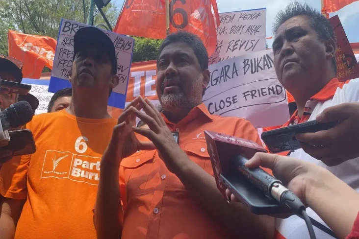 Partai Buruh Berikan...
