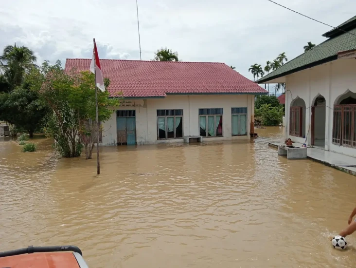 Banjir Terjang 21 Desa...