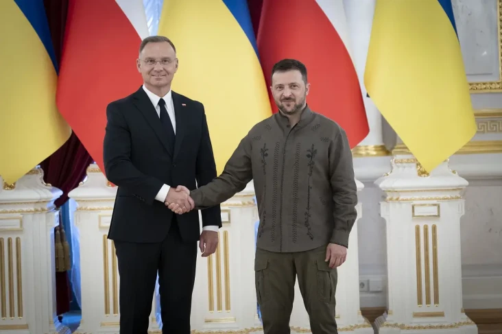 Zelensky Menghina Putin:...