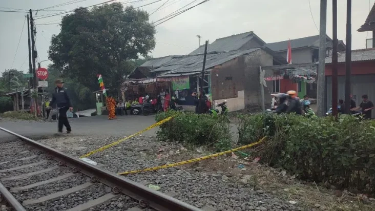 Motor Tertabrak KA Siliwangi...