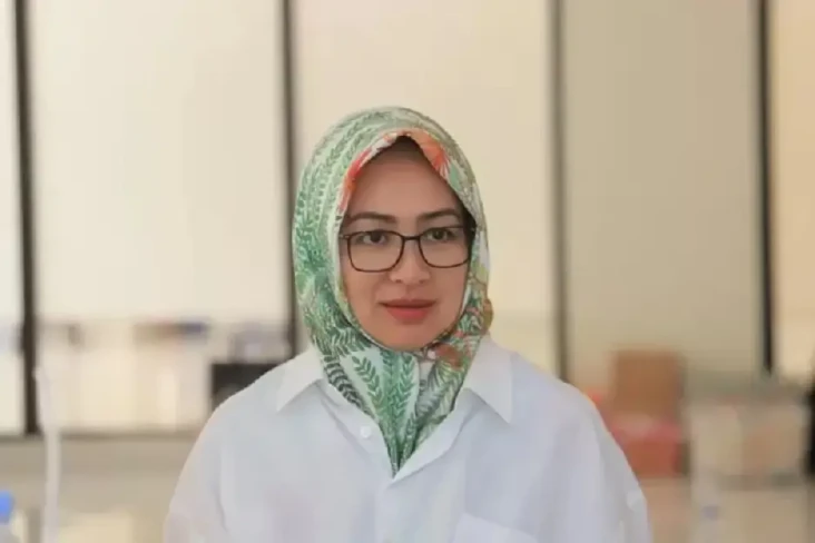 Profil Airin Rachmi...