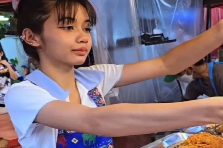 Viral! Wanita Mirip...