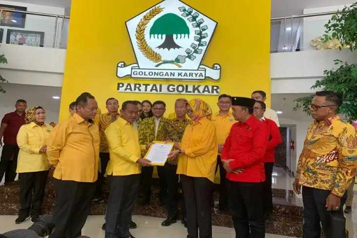 Golkar Dukung Airin...