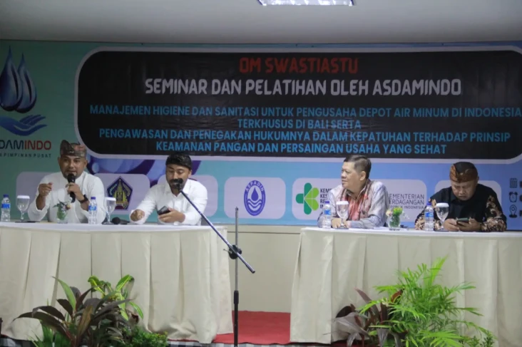 Pelaku Usaha Depot Air...
