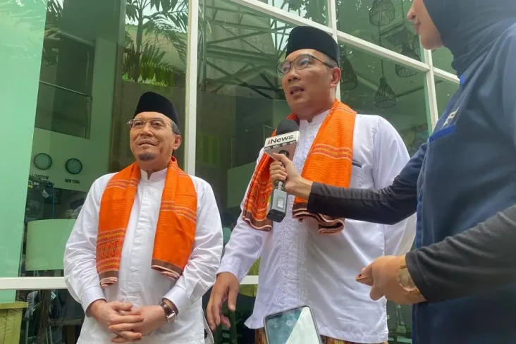 Ridwan Kamil Sambut...
