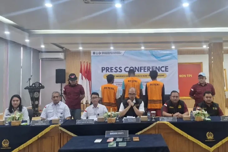 Langgar Izin Tinggal,...