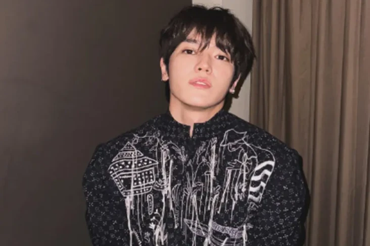 Taeyong Hapus Foto-Foto...